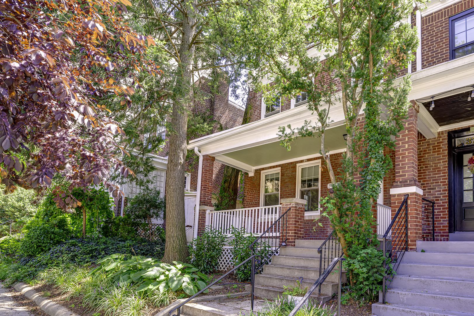 Wonderful 4 BR 2.5 Bath house in Cathedral Heights – photo 2