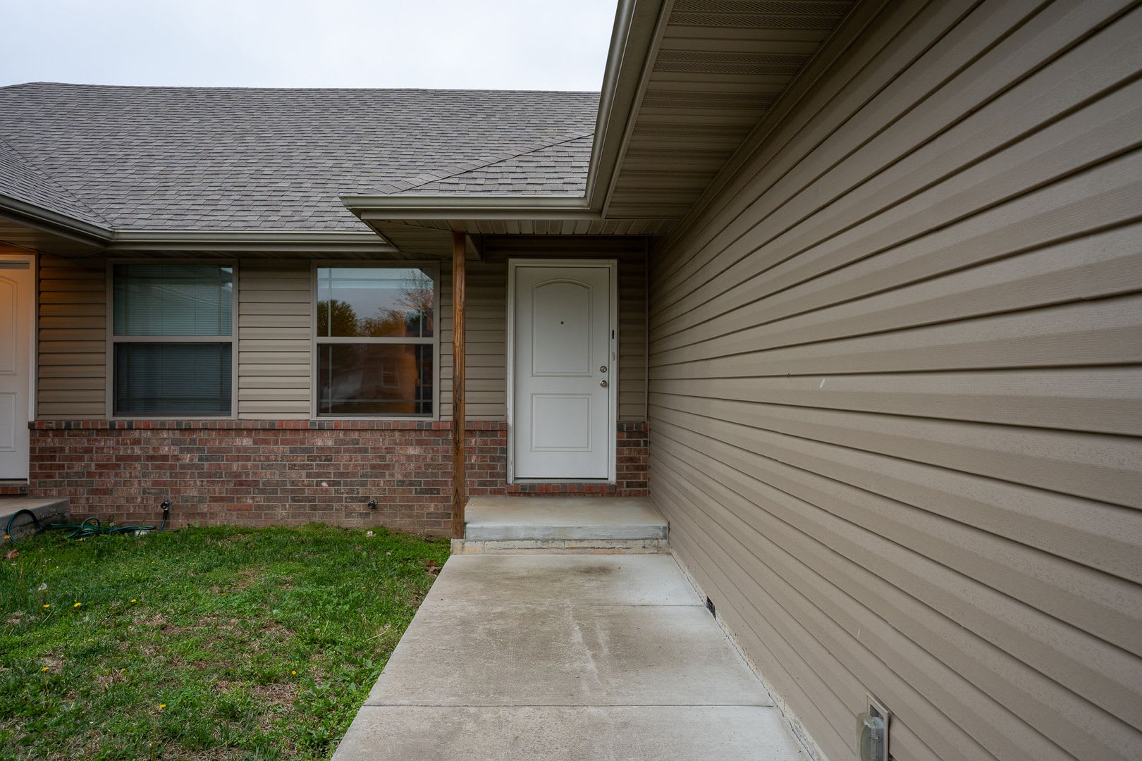 3 Bedroom Duplex With A Fenced In Yard In Battlefield Mo – photo 3