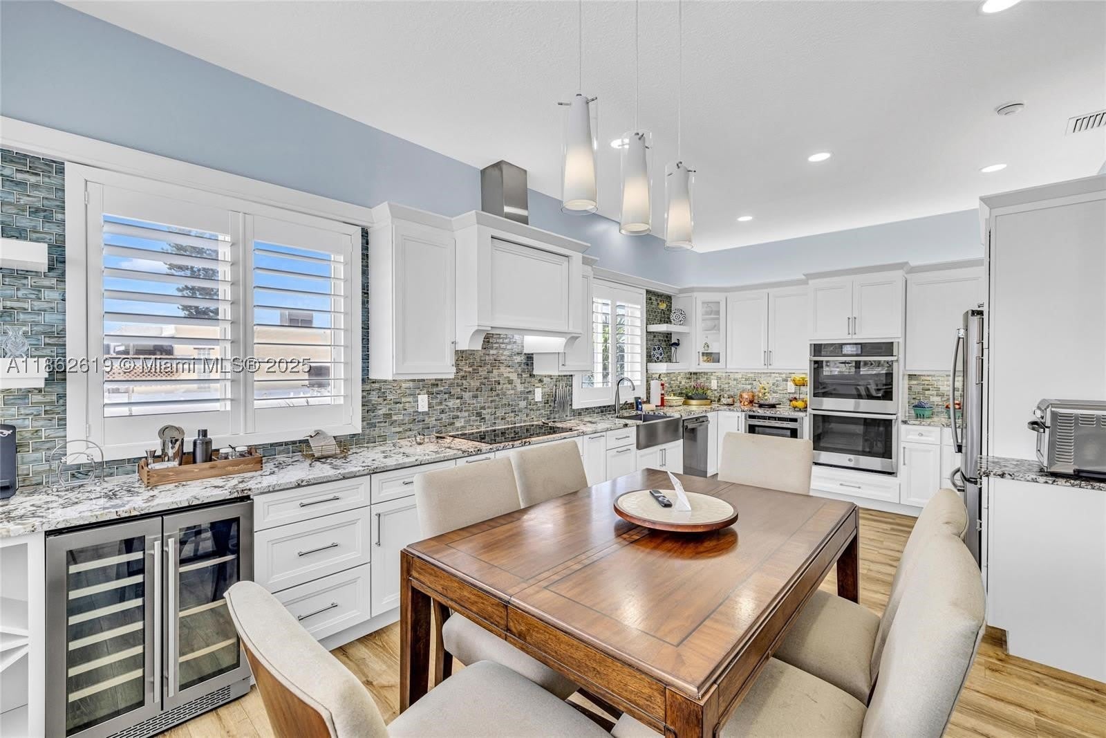 311 N Surf Rd – photo 5