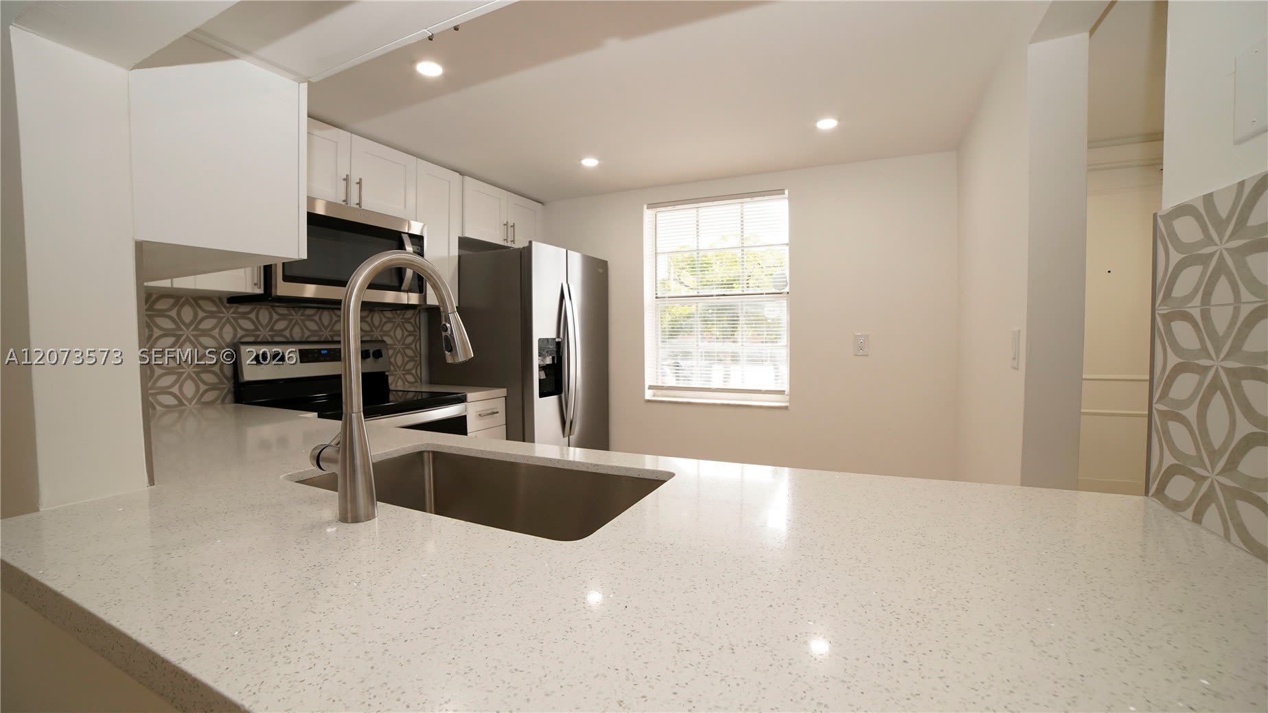 4291 NW 9th Ave – photo 5