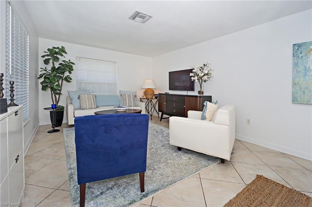 768 96th Ave N – photo 4