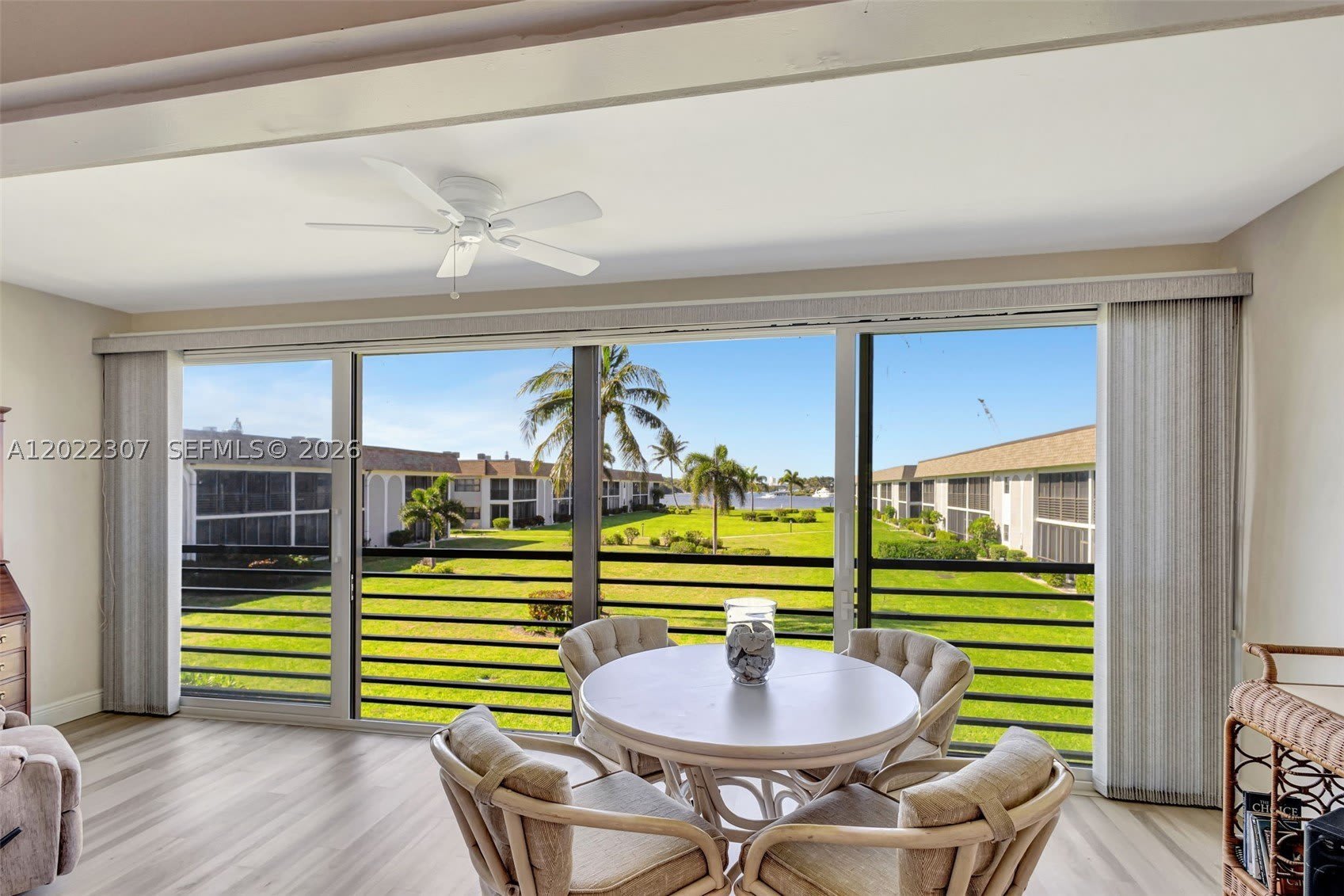 755 Saturn St – photo 3