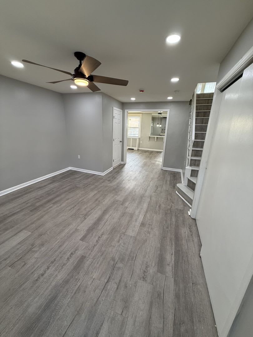 Beautiful 3 Bedroom Home Updated Move In Ready – photo 2