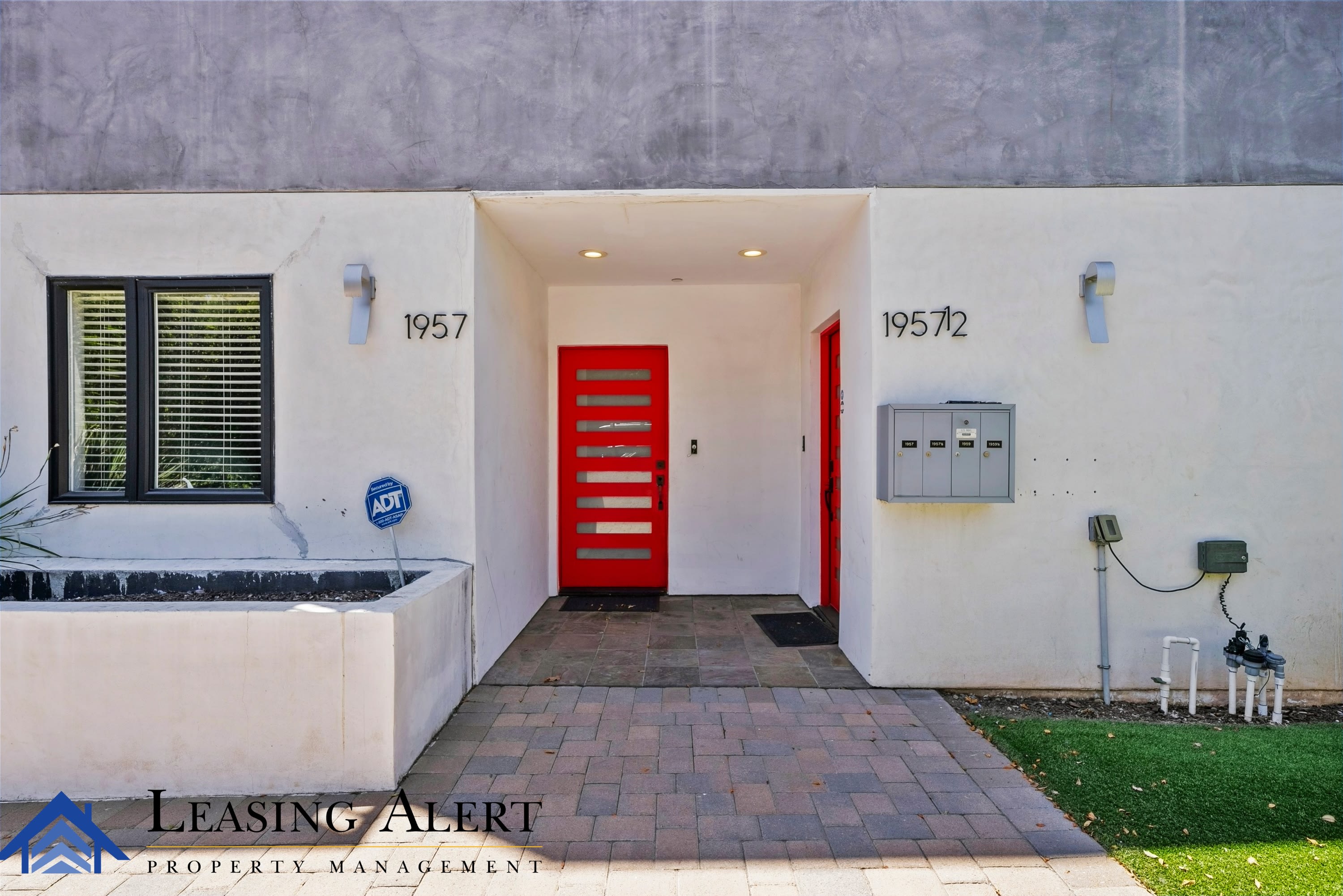 1957 1/2 Vista Del Mar Avenue – photo 1