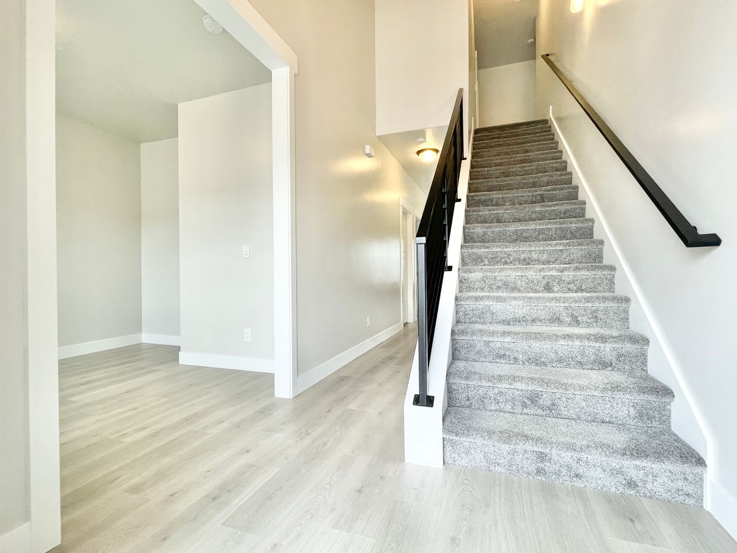 Beautiful Lehi Townhome at The Exchange! – photo 2