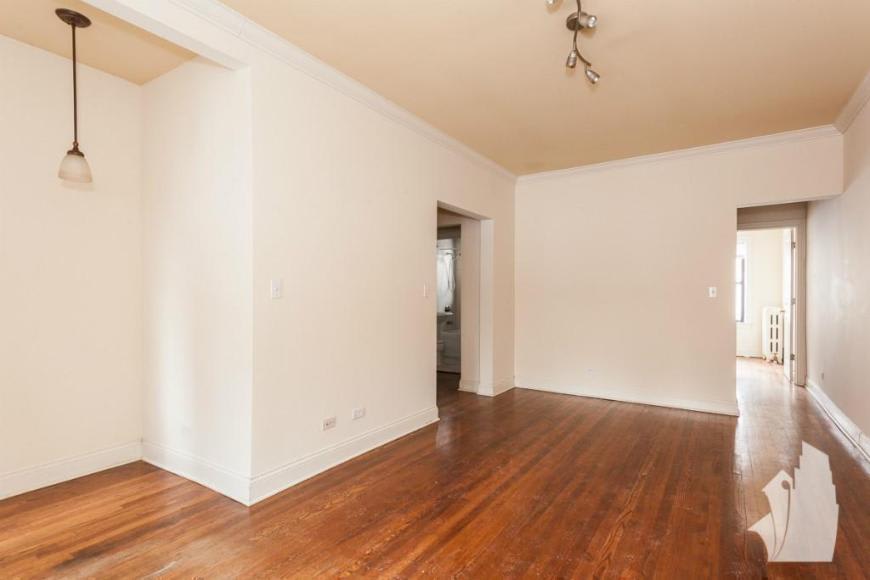 750 West Addison St. – photo 4