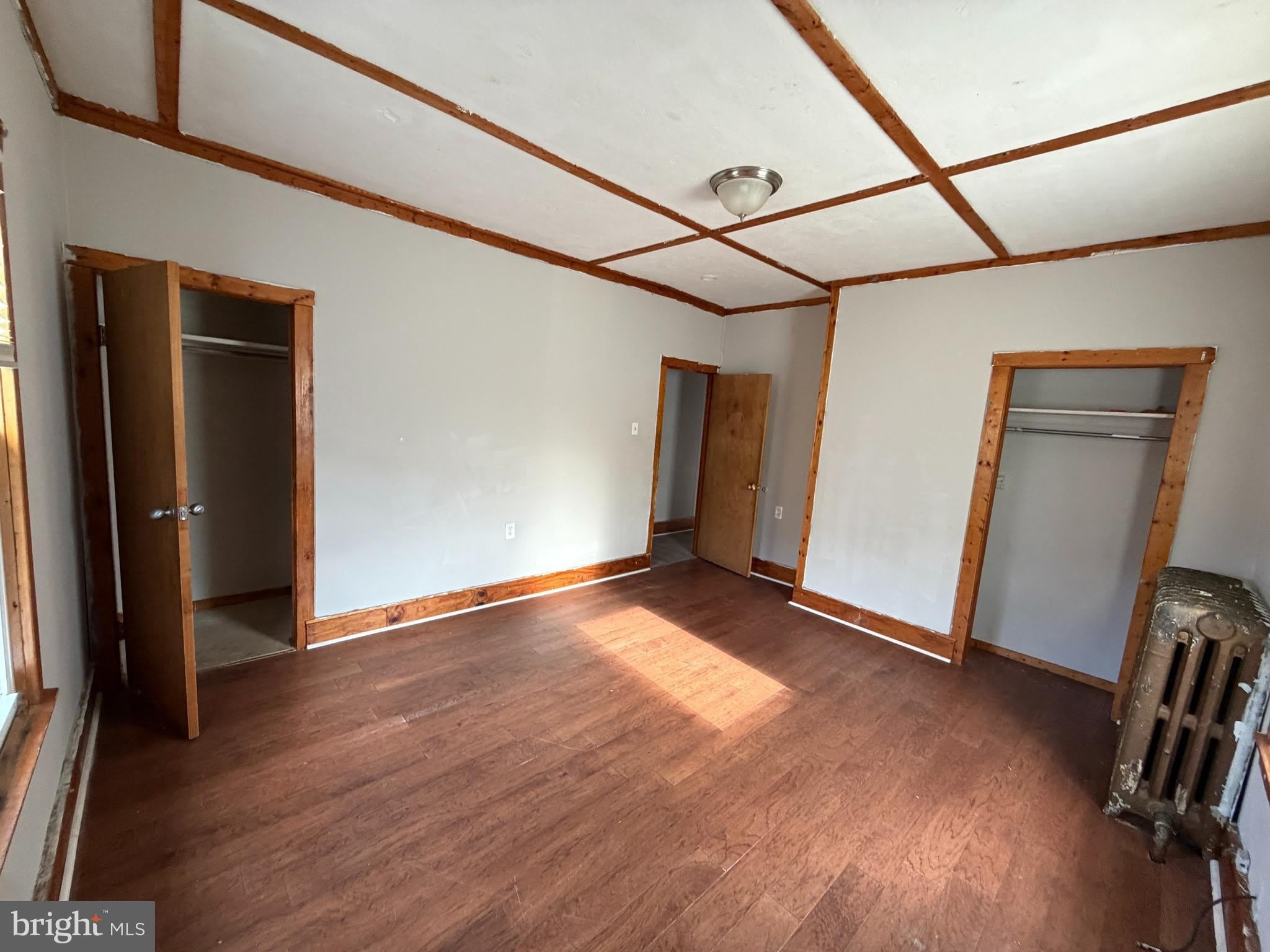 328 E MULBERRY Street – photo 2