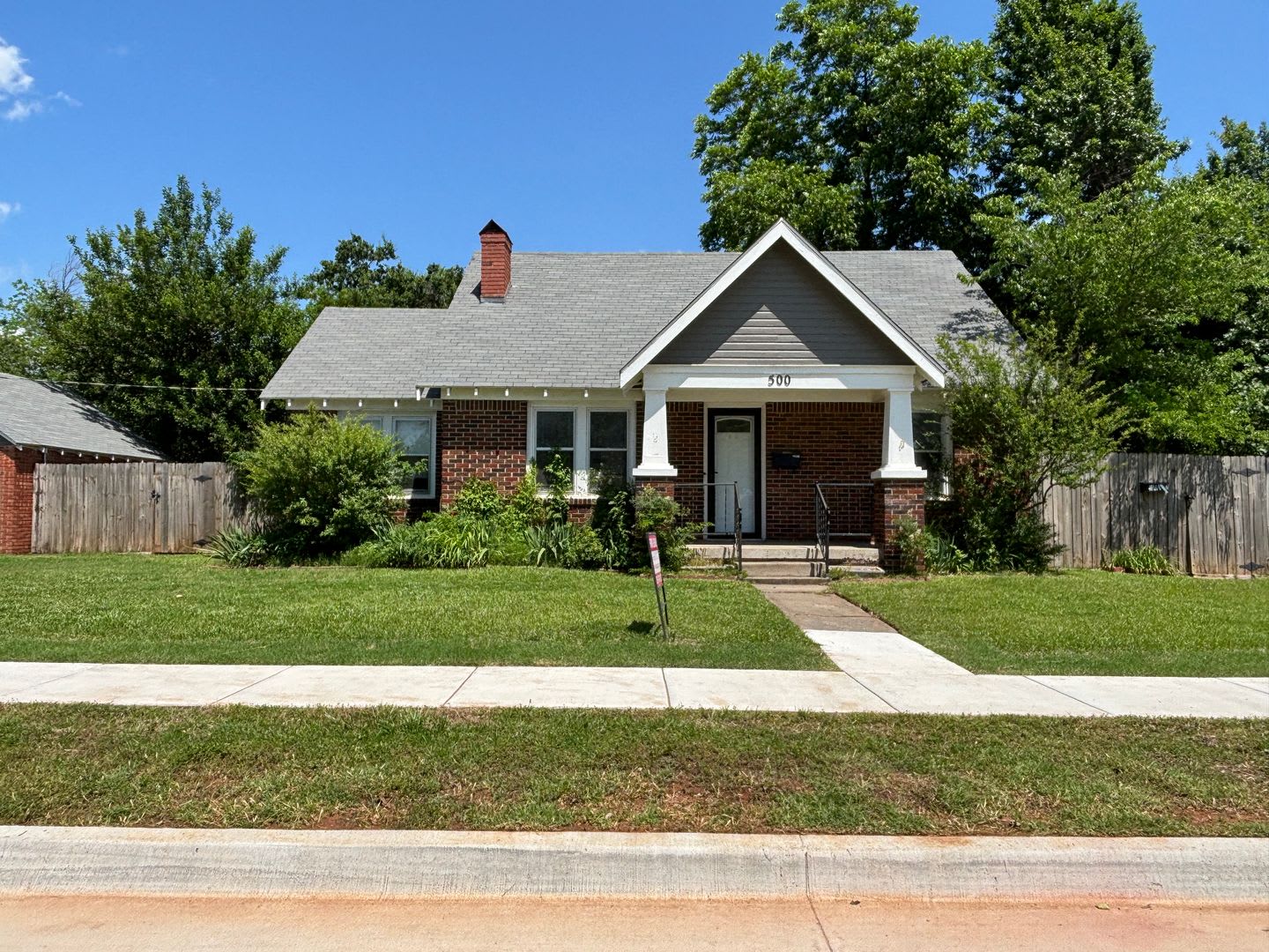 Cute 2 bedroom, 1 bathroom house located next to UCO in Edmond, OK – photo 1