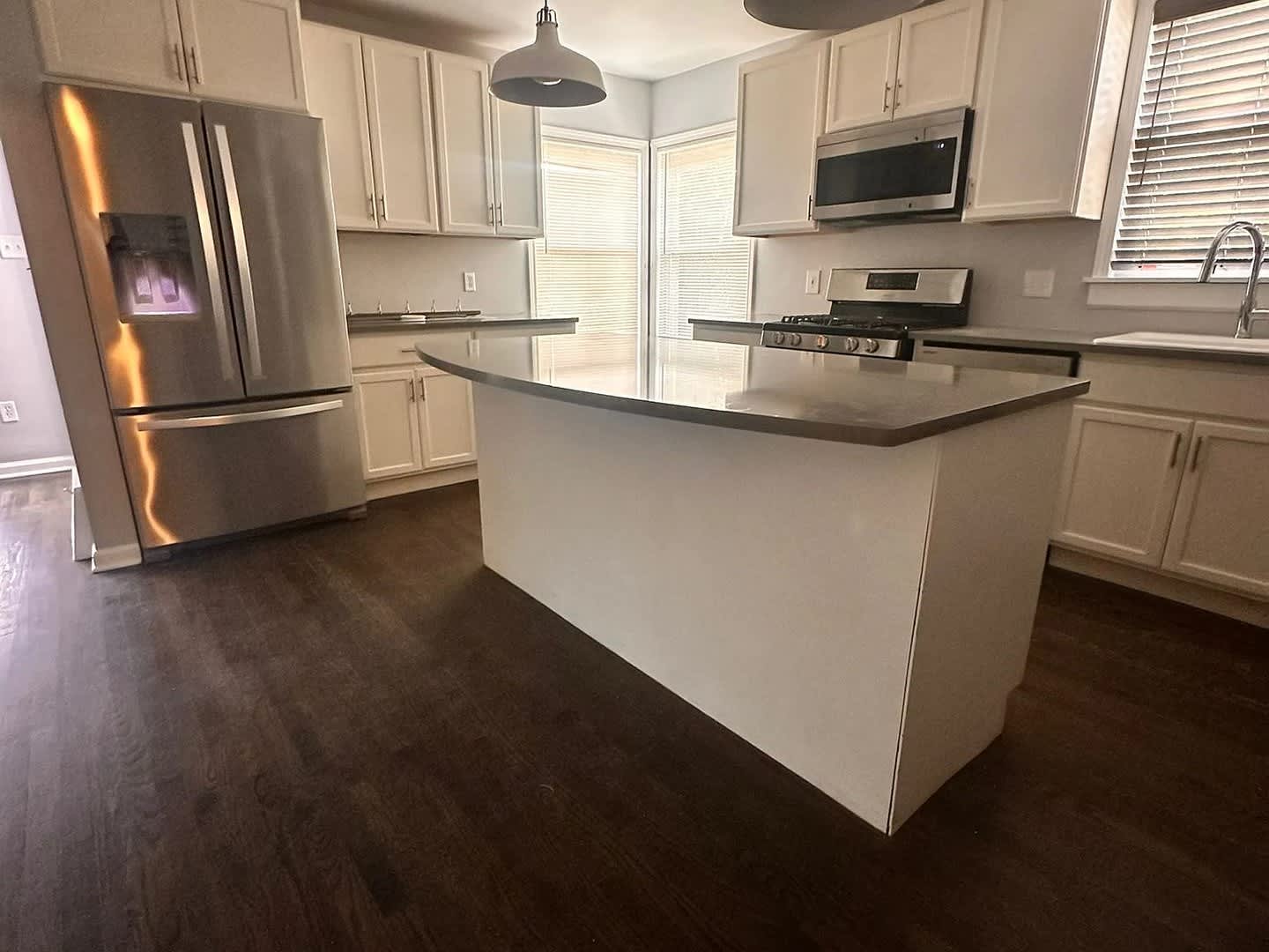 Charming Move In Ready 3 Bedroom 2 Bath Ferndale Bungalow With Private Primary Suite 2 Car Garage Available Now – photo 3