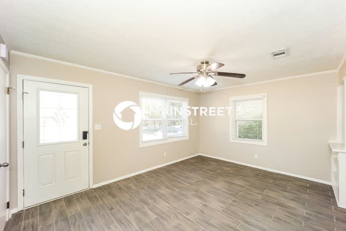 5049 Paris Avenue – photo 4