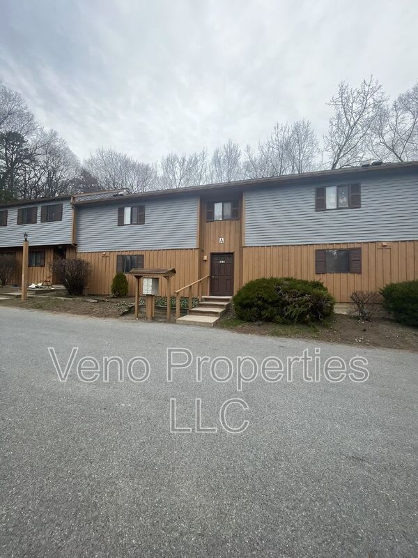 40 McIntyre St. – photo 1