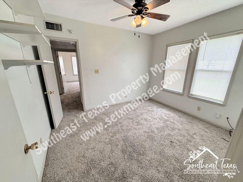 6129 Howe Street – photo 5