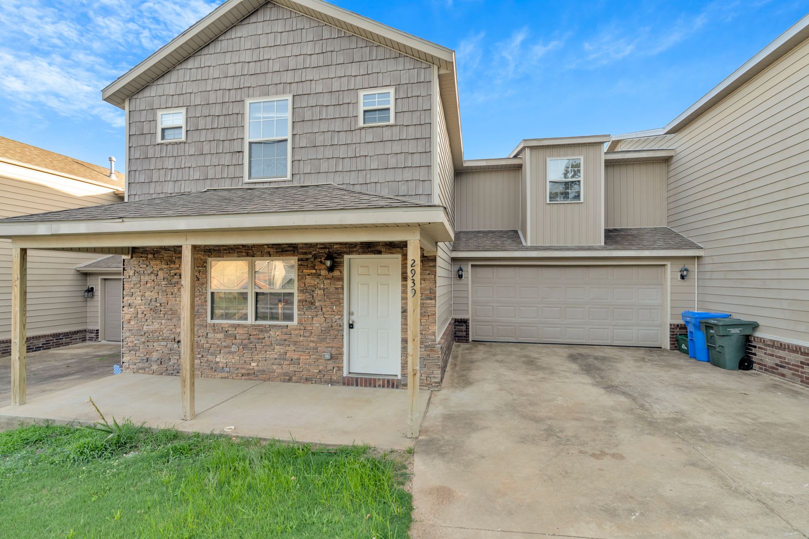 4 Bedroom 2 5 Bath Townhome Near Centennial Park Fenced Yard – photo 2