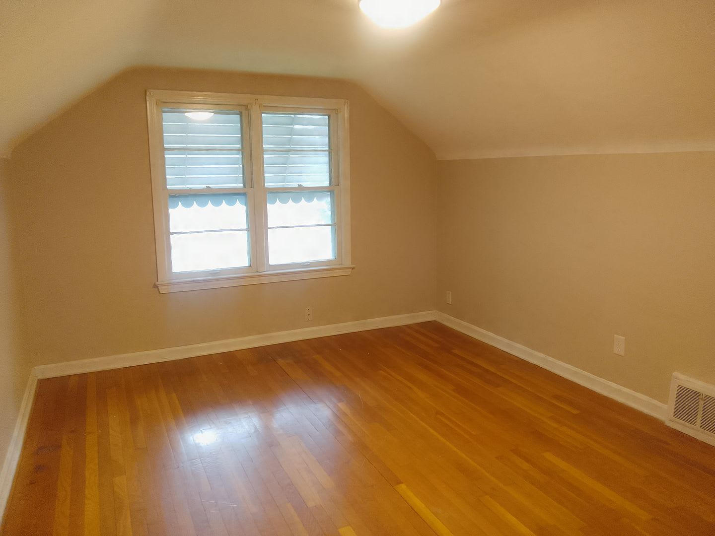 3 bedroom Bungalow with finished basement.. – photo 3