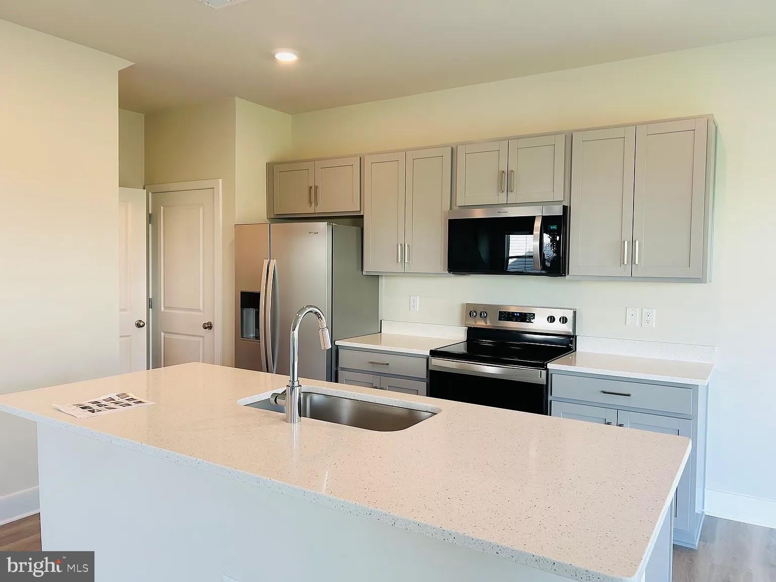 128 WAPPINGER Terrace – photo 3