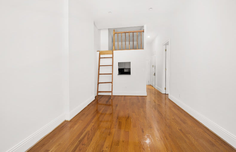 39 W 54th St – photo 2
