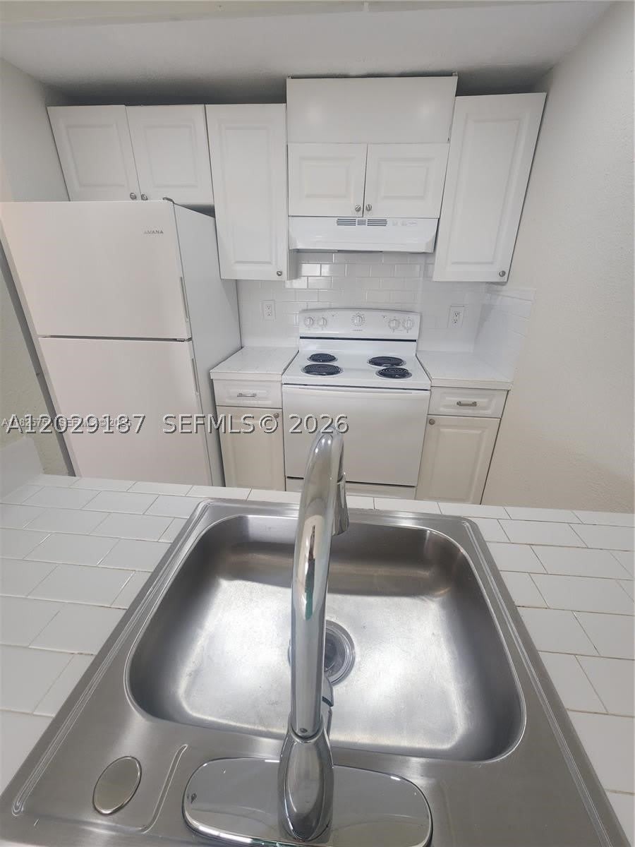 19600 SW 110th Ct – photo 3