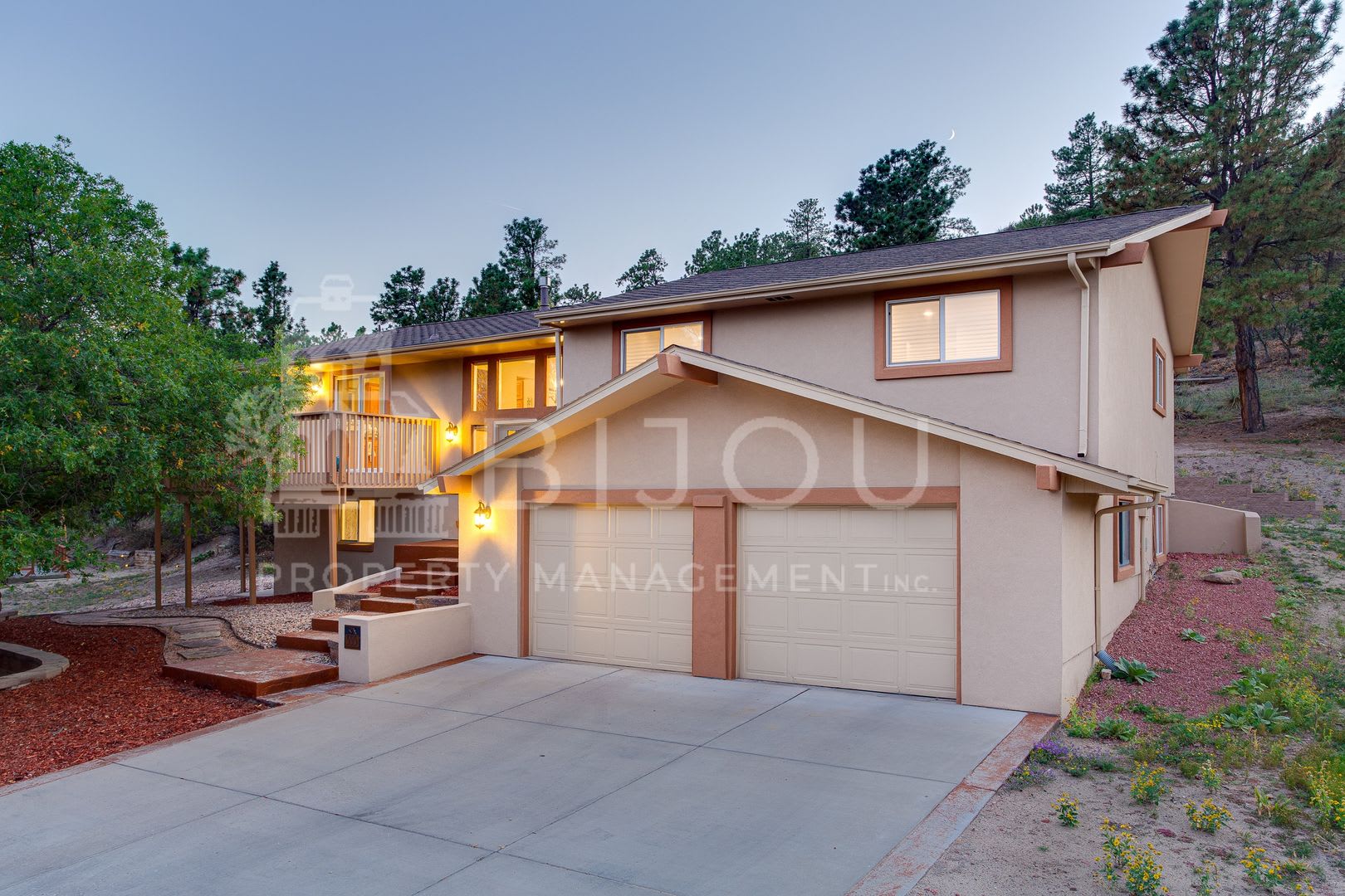 Located in the Hills of Rockrimmon! – photo 4