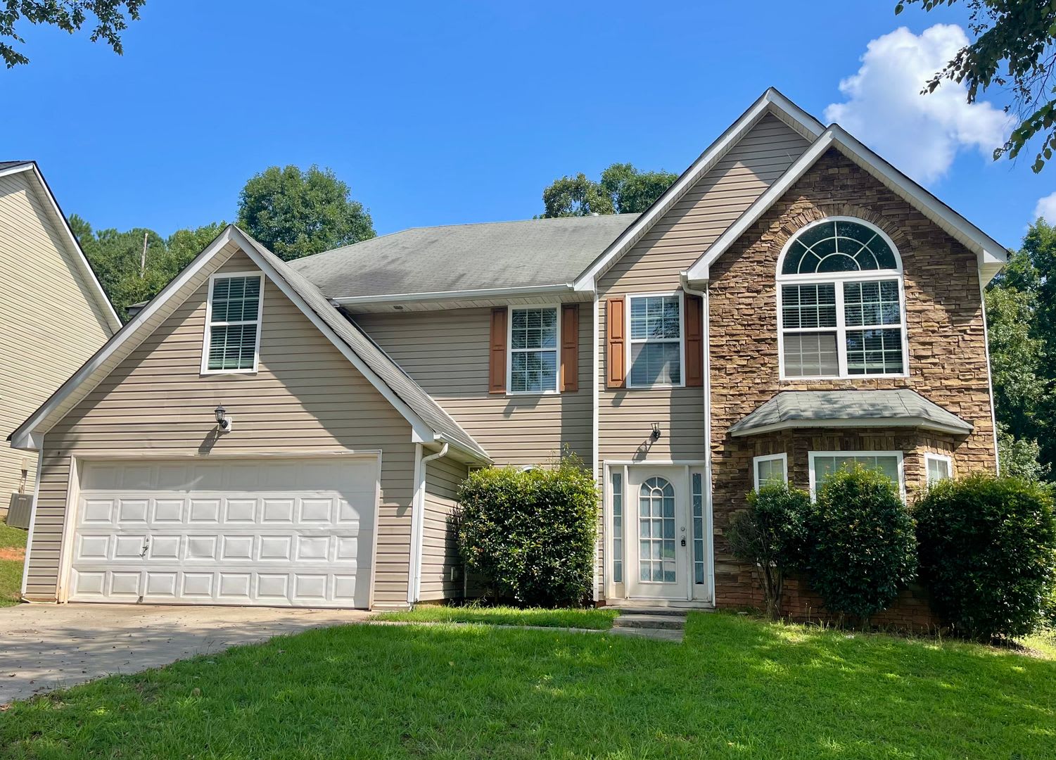 Spacious 4 Bed 2 5 Bath In Great Swim Tennis Community – photo 1