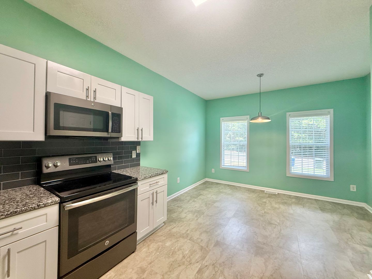 Offering Refundable Application Fees 150 Move In Promotion Newly Remodeled 4Bd 2 5Ba Raleigh Home In An Hoa Community In A Prime Location Near Nc State And Interstates – photo 5