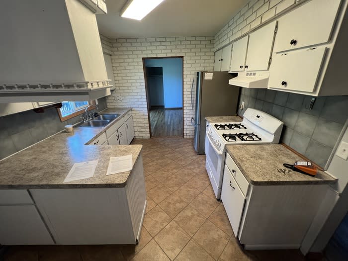 11828 Monroe Circle Northeast – photo 5