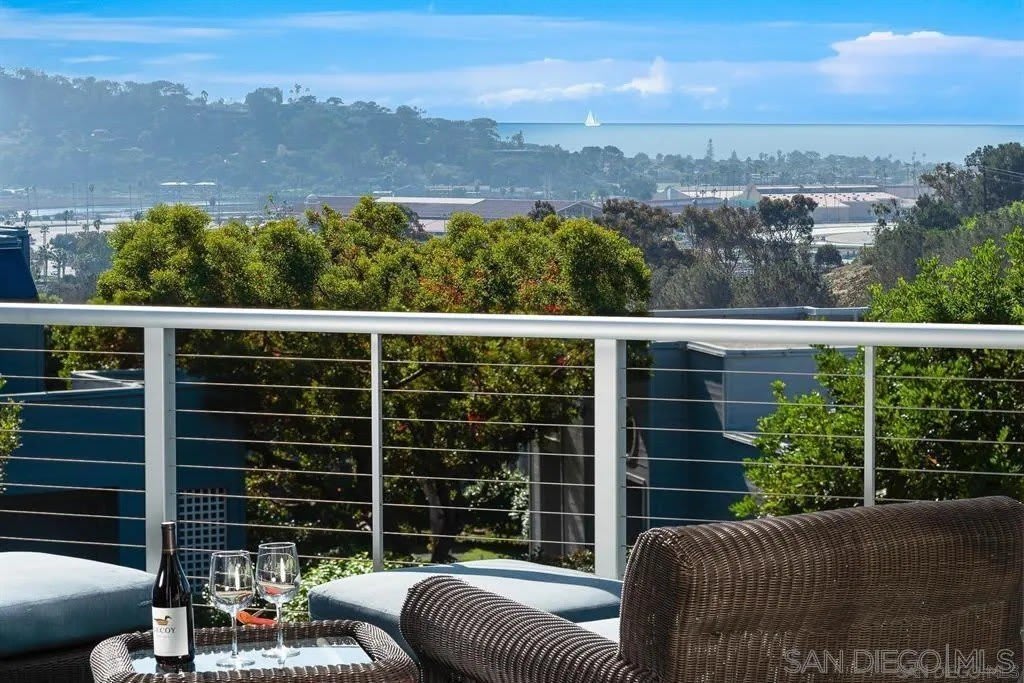 1060 America Way – photo 4