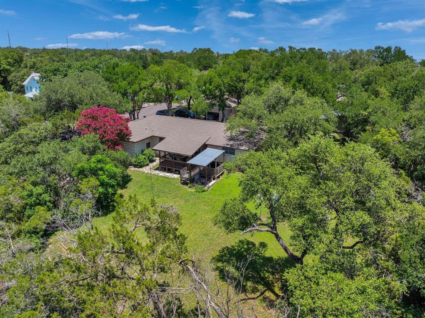 3 bed / 2 bath – photo 1