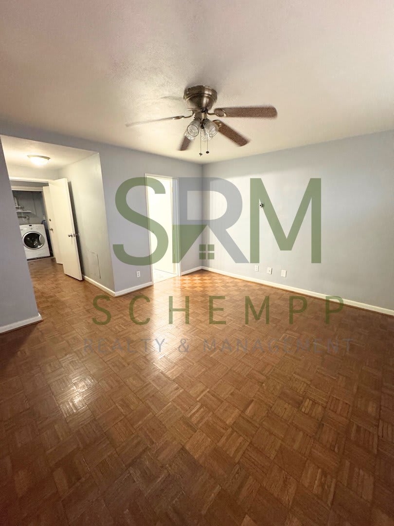 Updated 2BR/2BA on Bardstown Road with all utilities included now available! – photo 5