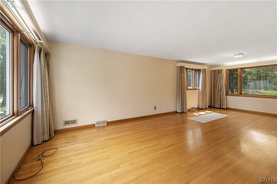 444 Buckingham Avenue – photo 5