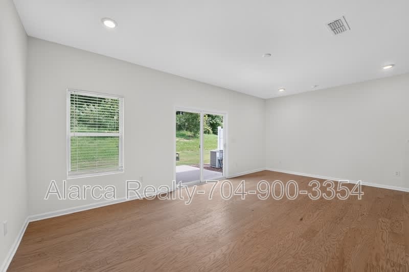 230 Quinn Rd – photo 5