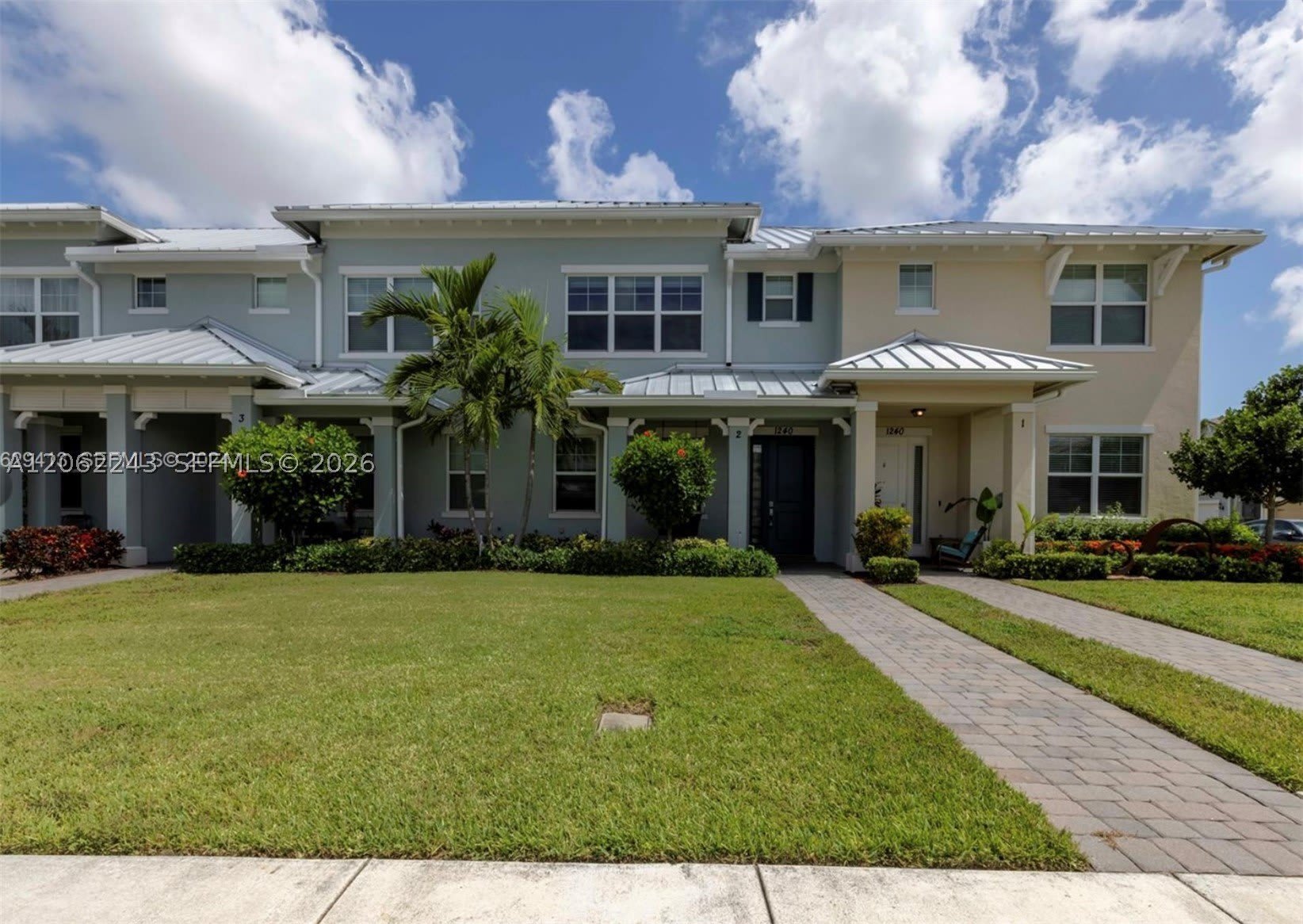 1240 Eucalyptus Dr – photo 2