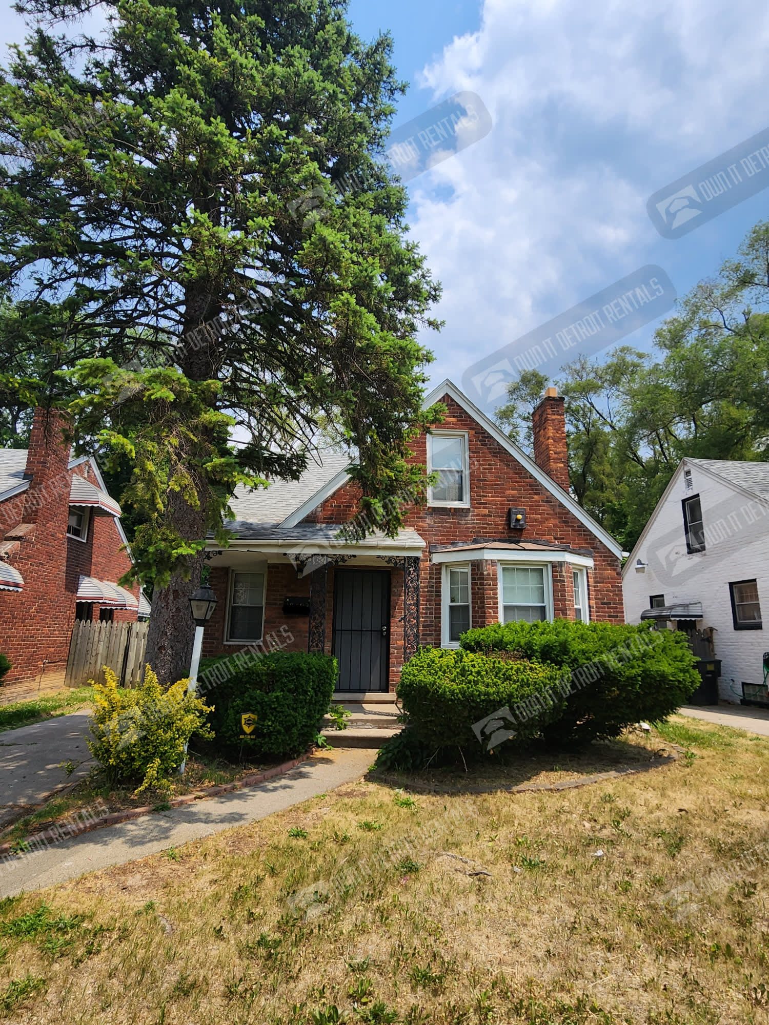 18492 Gilchrist St – photo 1