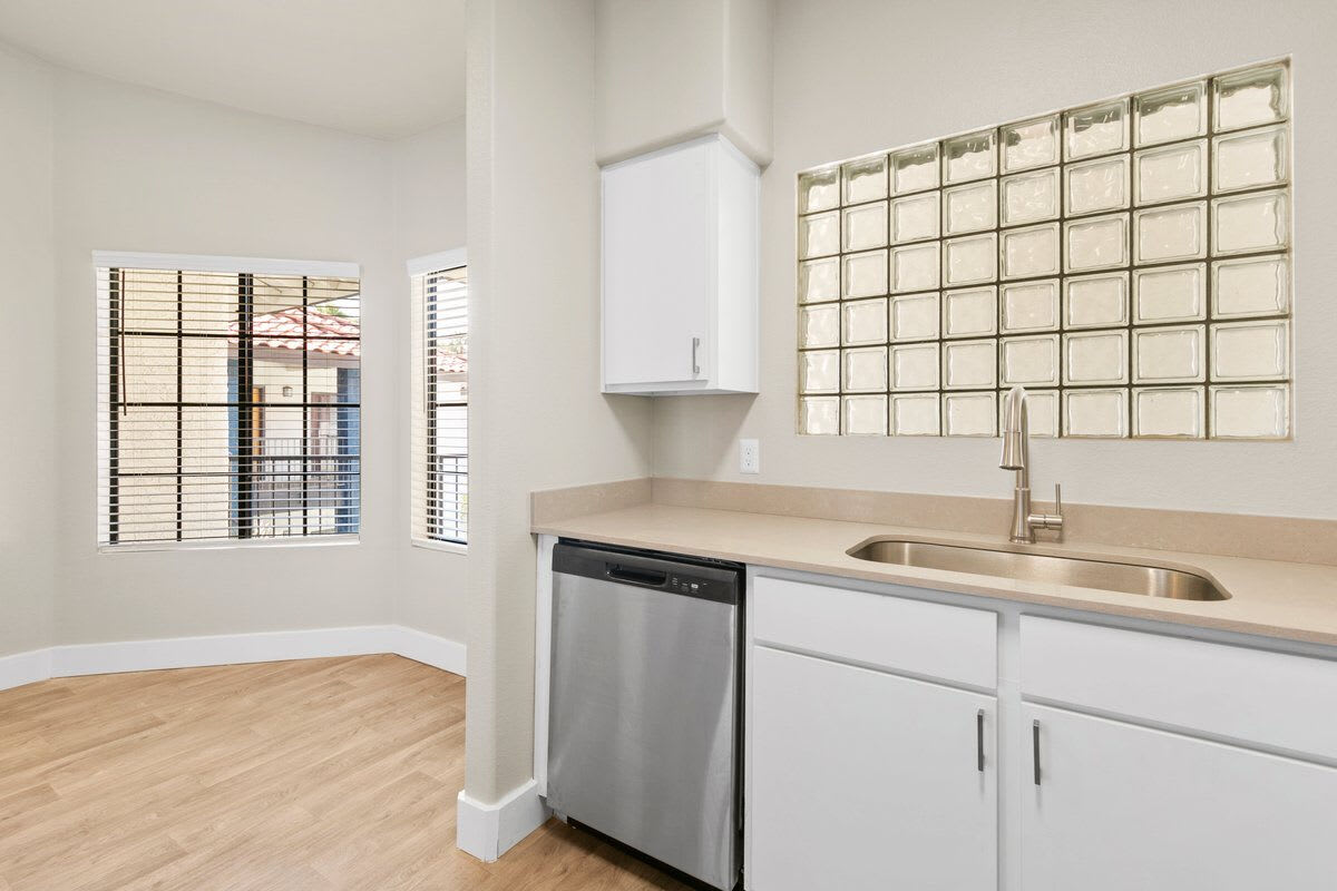 8556 W Carol Ave – photo 4