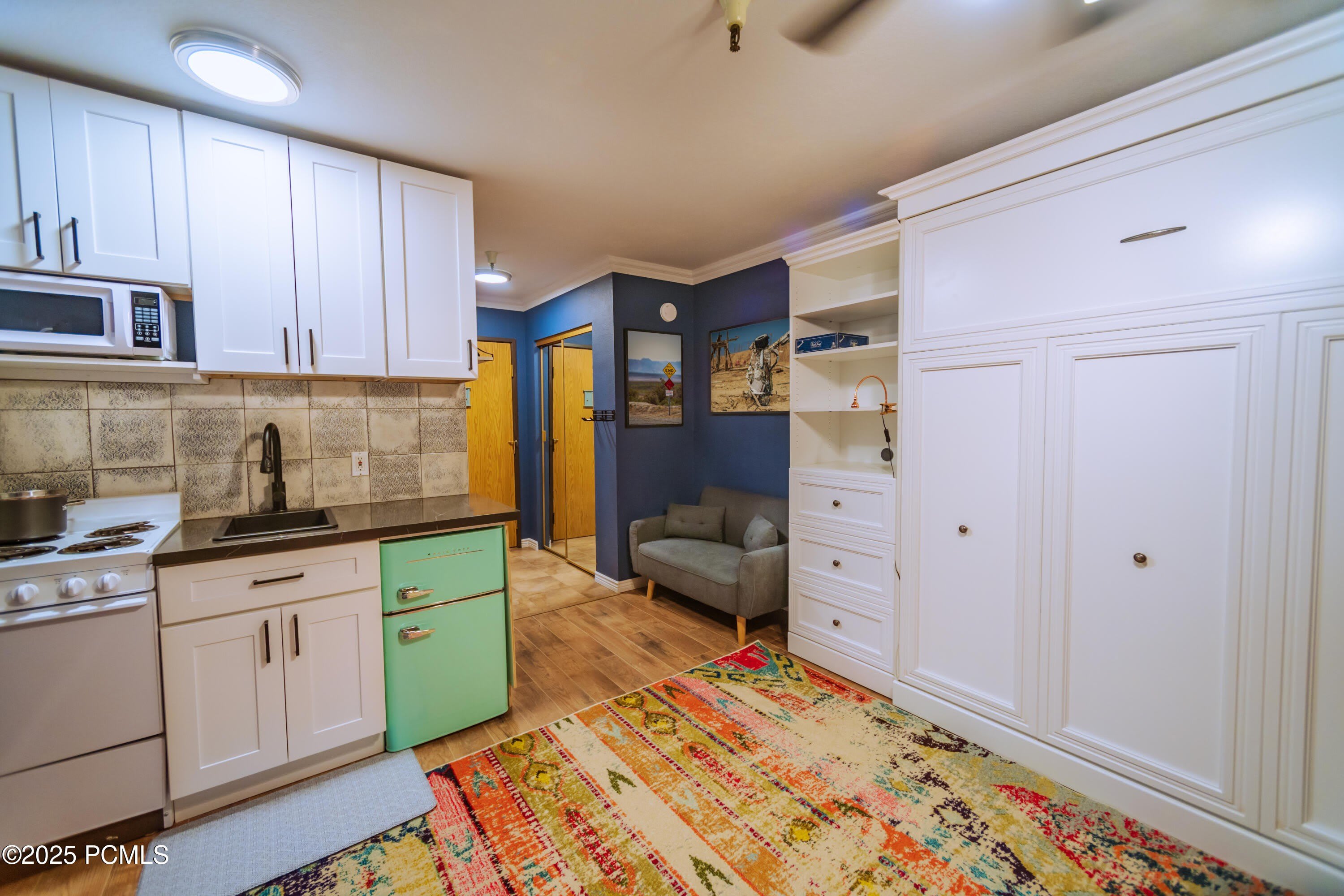 1940 Prospector Avenue – photo 3