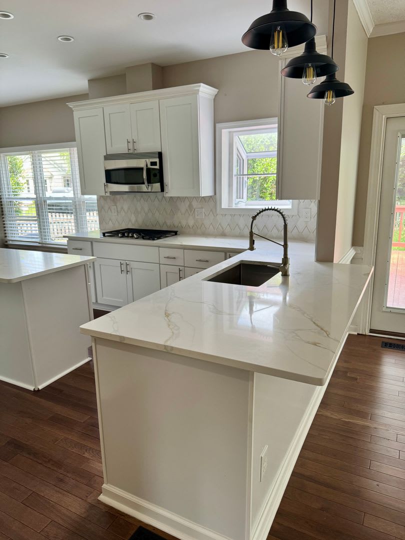 CHARMING HOME IN HIGHLY SOUGHT AFTER NEIGHBORHOOD. – photo 5