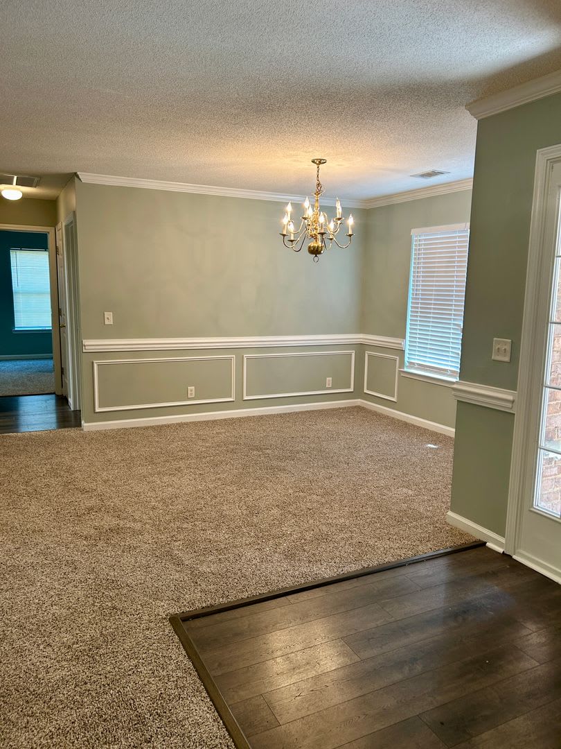 Spacious 3-Bedroom Home with Open Floor Plan & Private Fenced Yard – photo 4