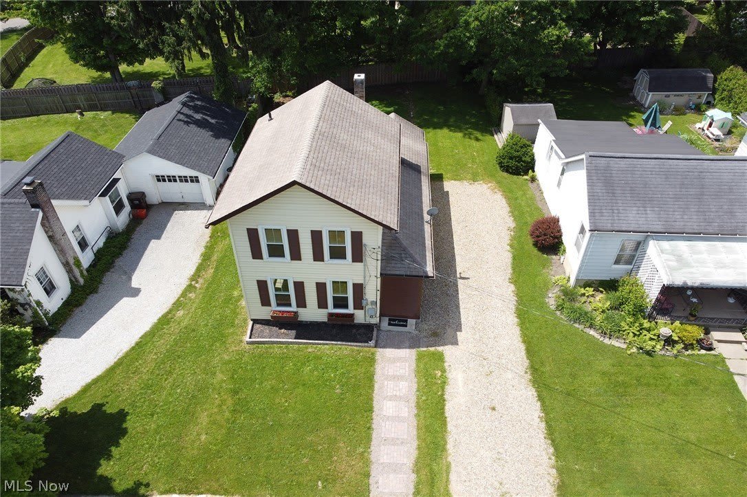 8210 Maple Avenue – photo 2