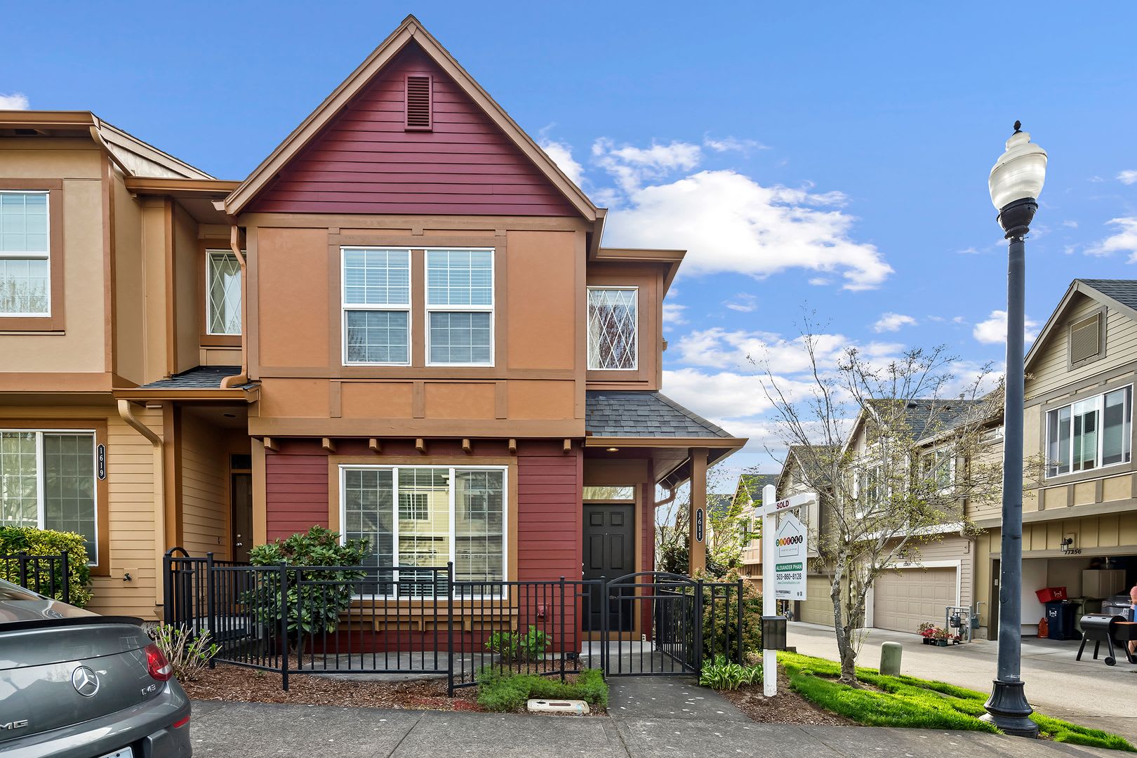 Elmonica Corner Townhome 3 Bed 2 5 Bath Townhome 2 Car Garage A C W D Included Fenced Front Yard Pets Welcome – photo 1