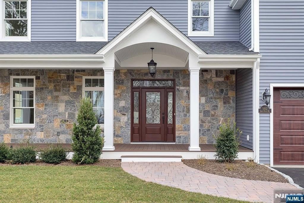 582 Green Valley Road – photo 2