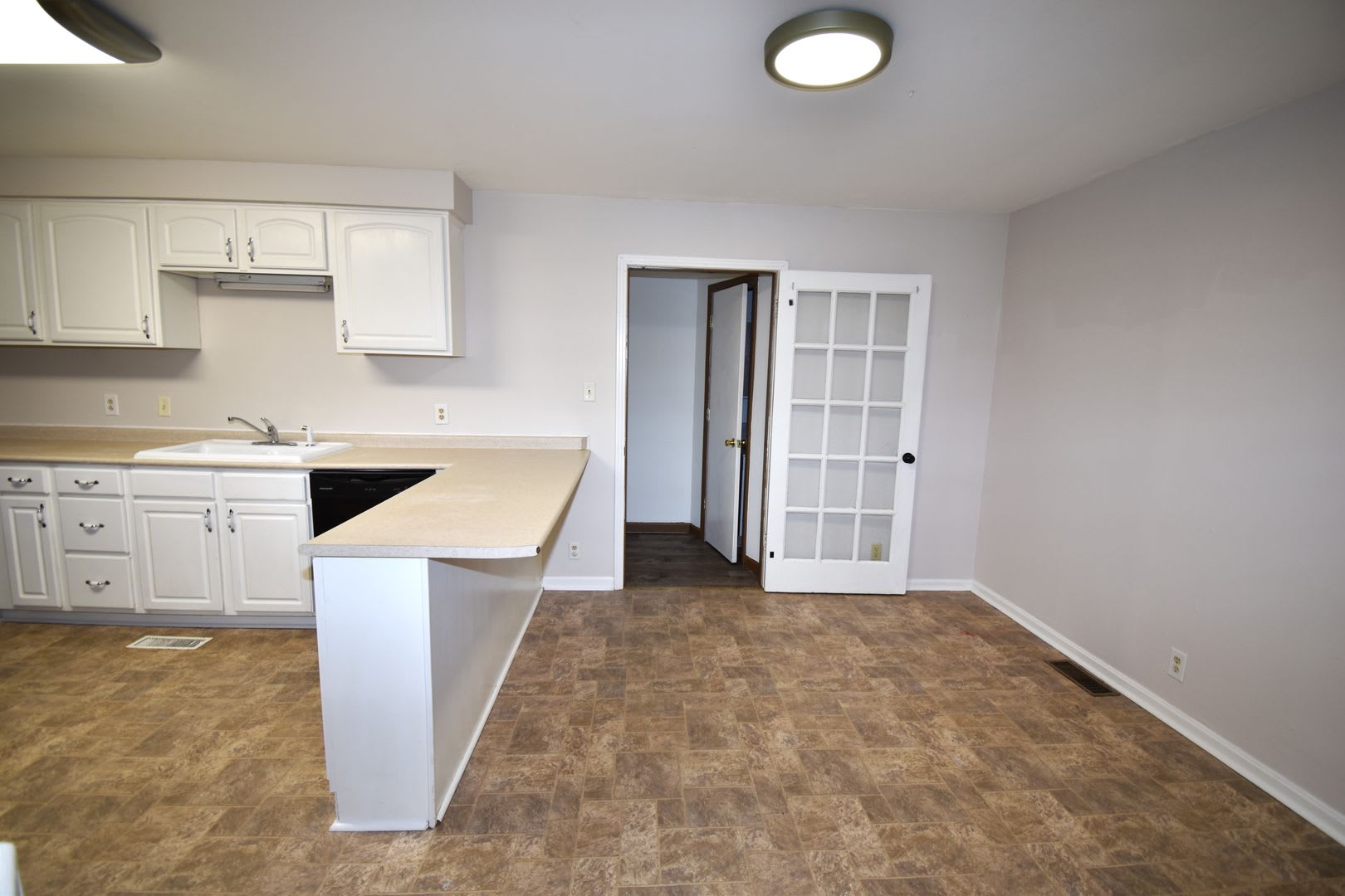 3 Bedroom Home For Rent in Sango Area! – photo 5
