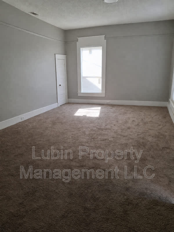 3428 Vernon Ave – photo 2