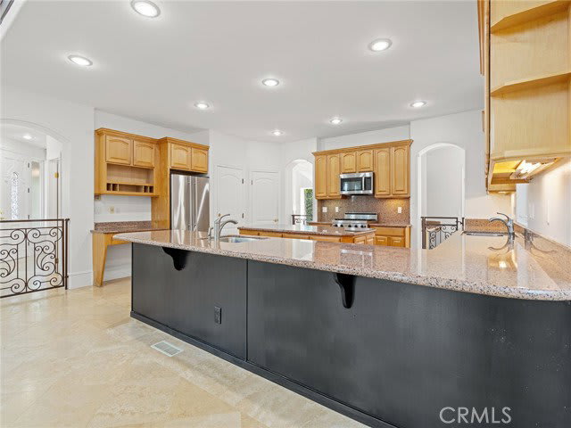 3210 North Ardmore Avenue – photo 3