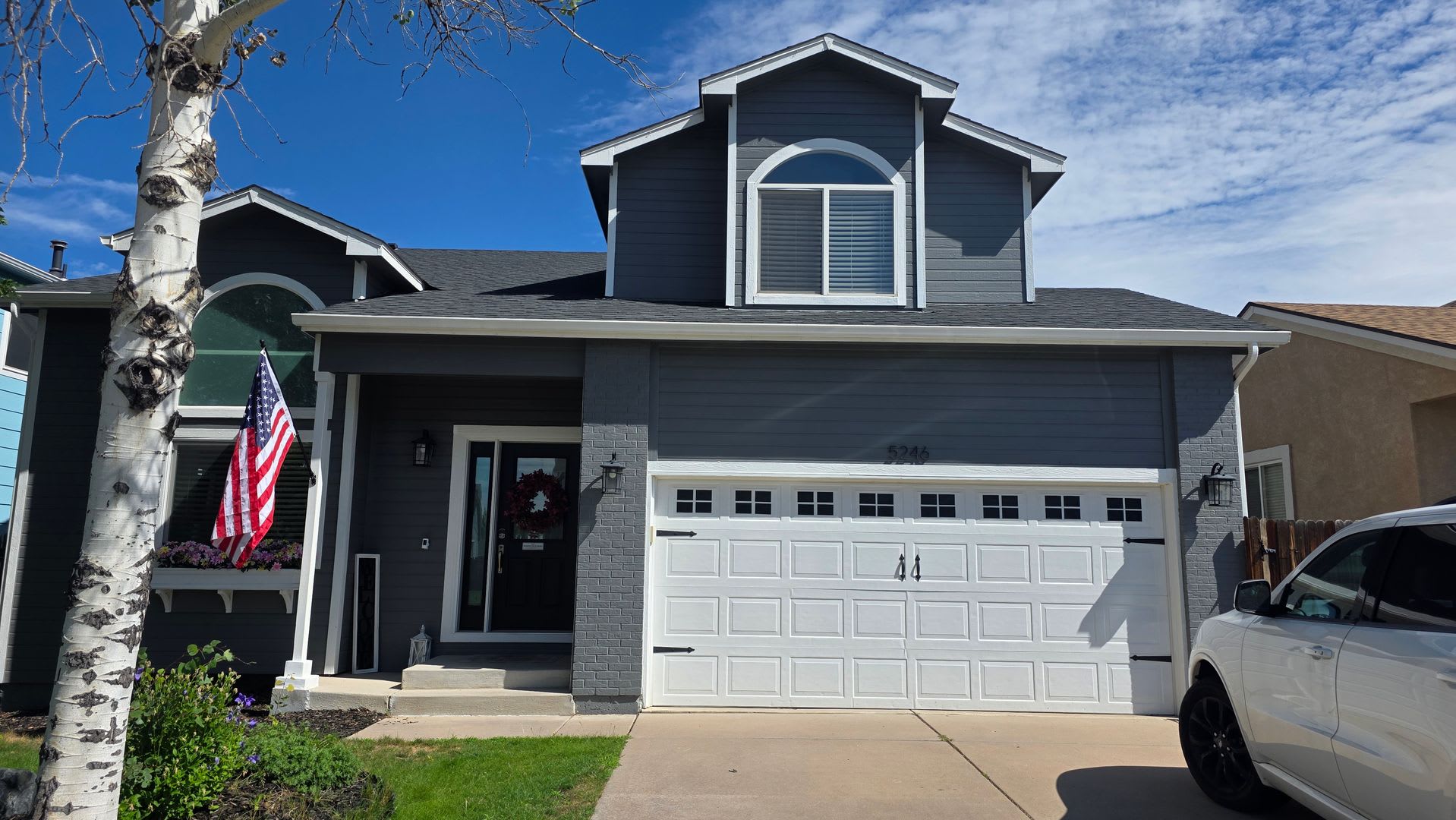 GORGEOUS FULLY FURNISHED 3 Bed 2.25 Bath Home! – photo 1