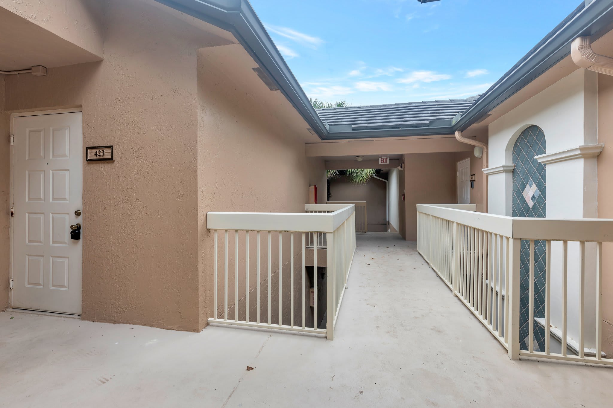 9933 Westview Dr Apt 423 – photo 2