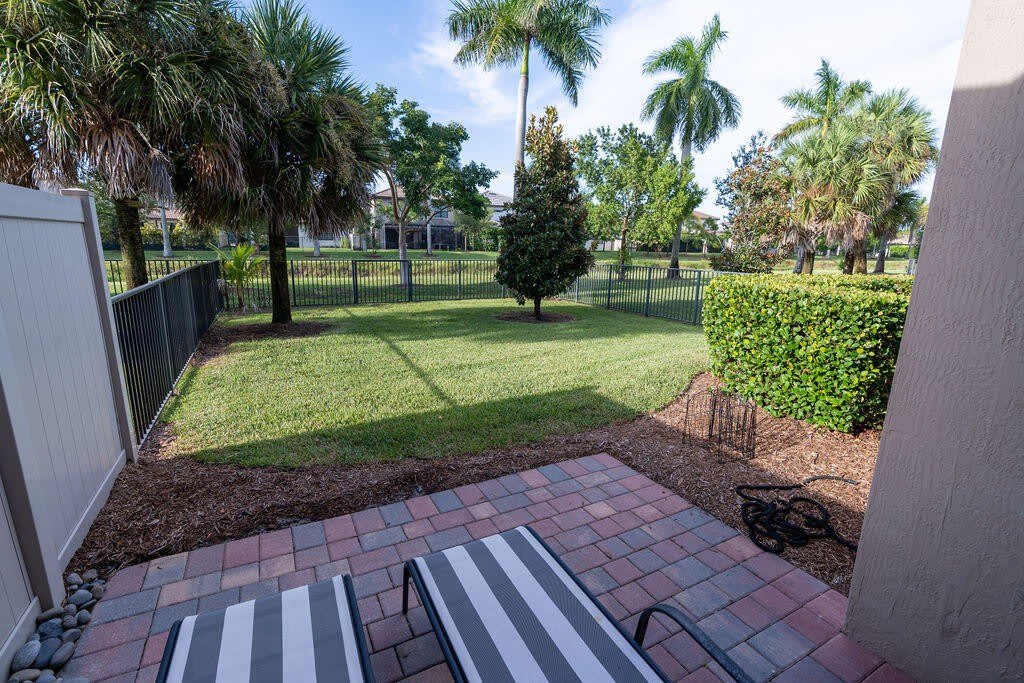 8217 Cadre Noir Road – photo 2