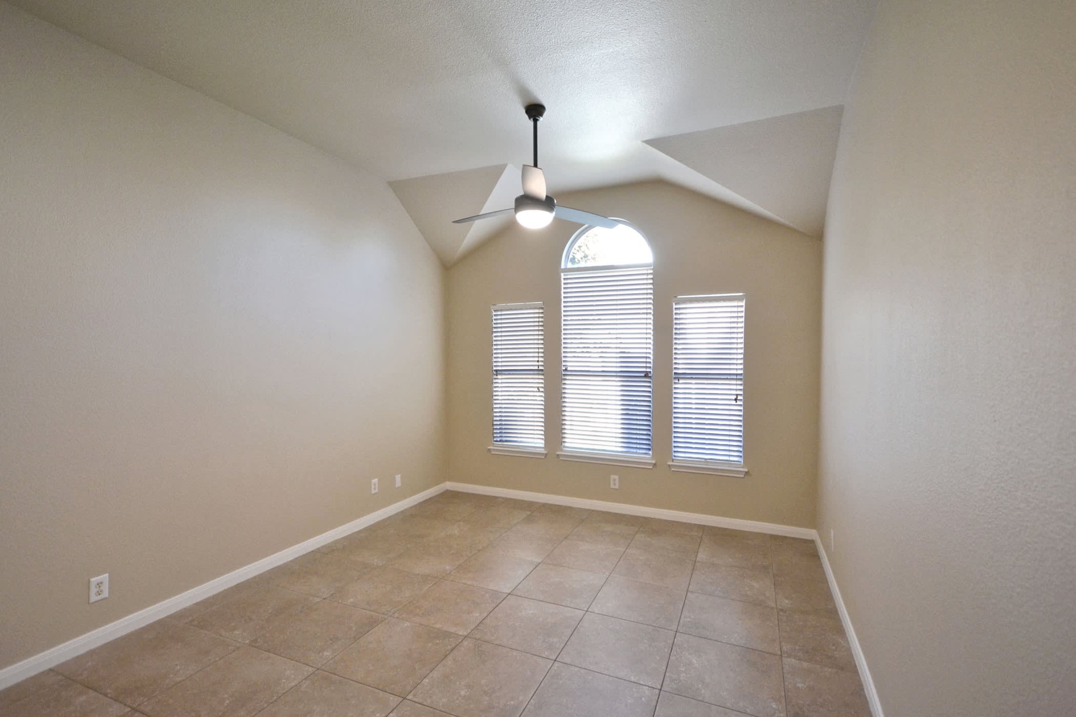 2119 Hidden Meadow – photo 5