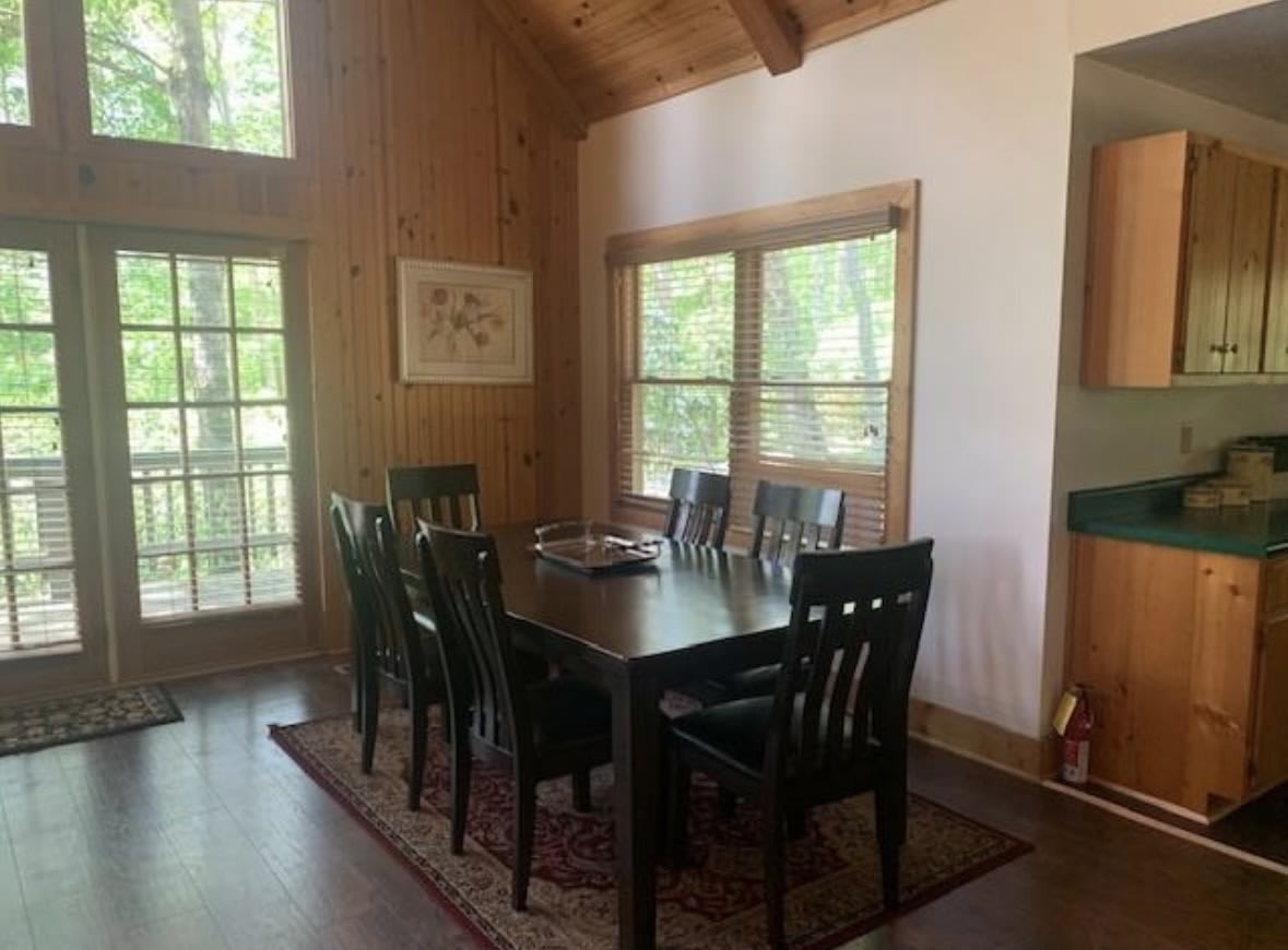 560 Chalet Village Dr – photo 2