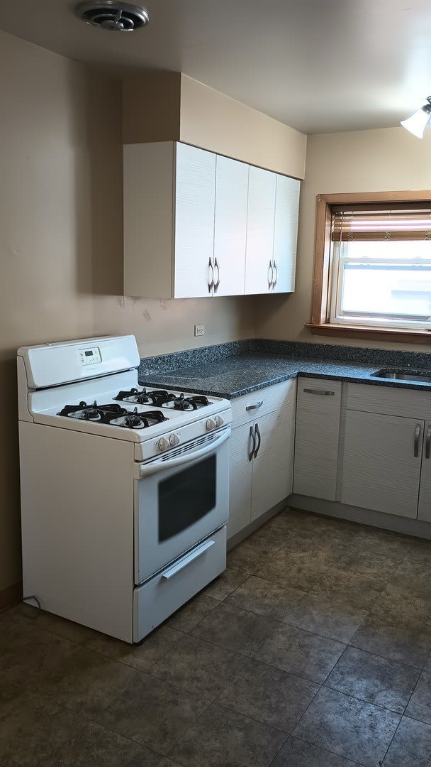 4950 Greenwood Street – photo 4
