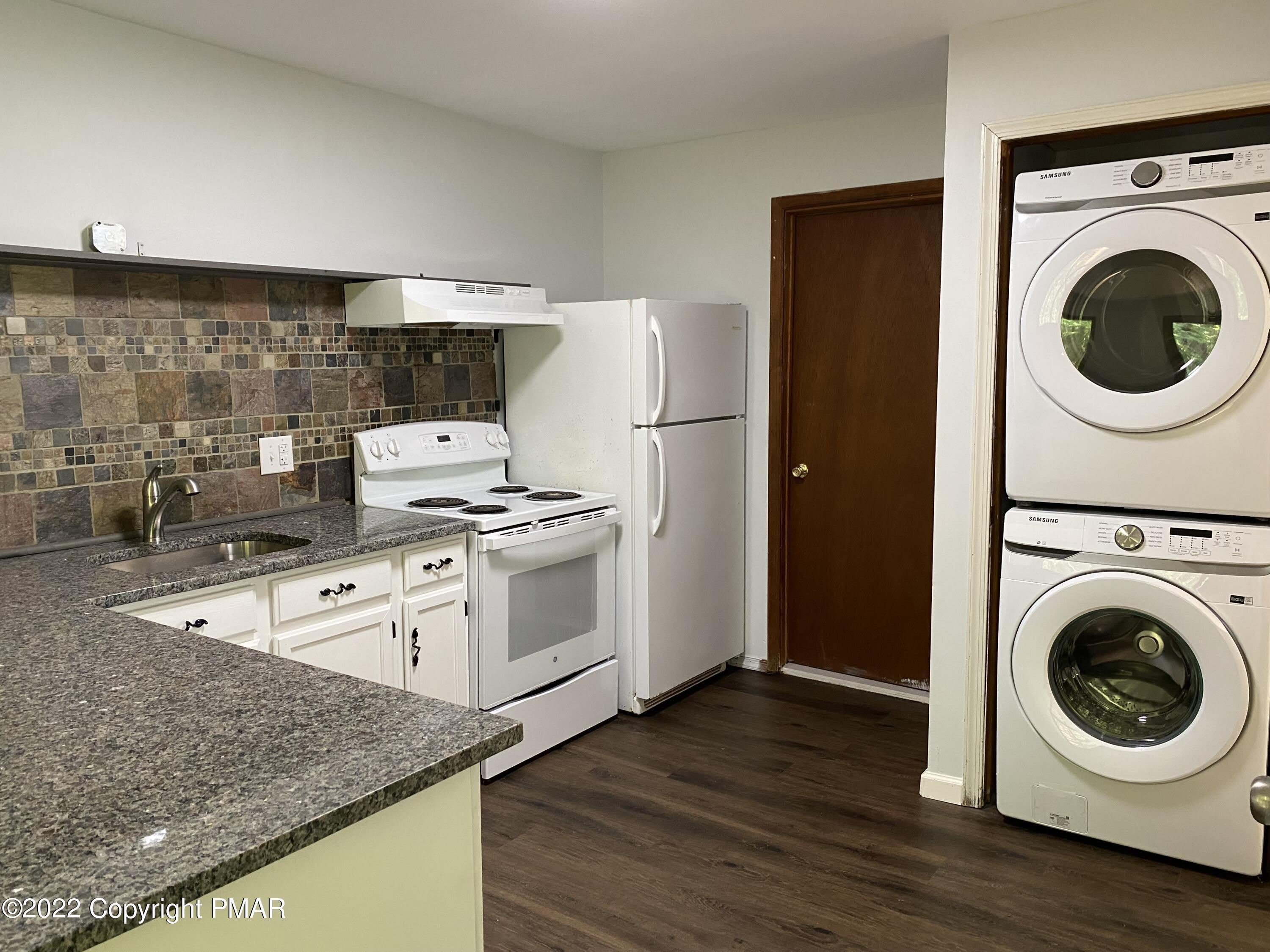 1238 Winding Way – photo 2