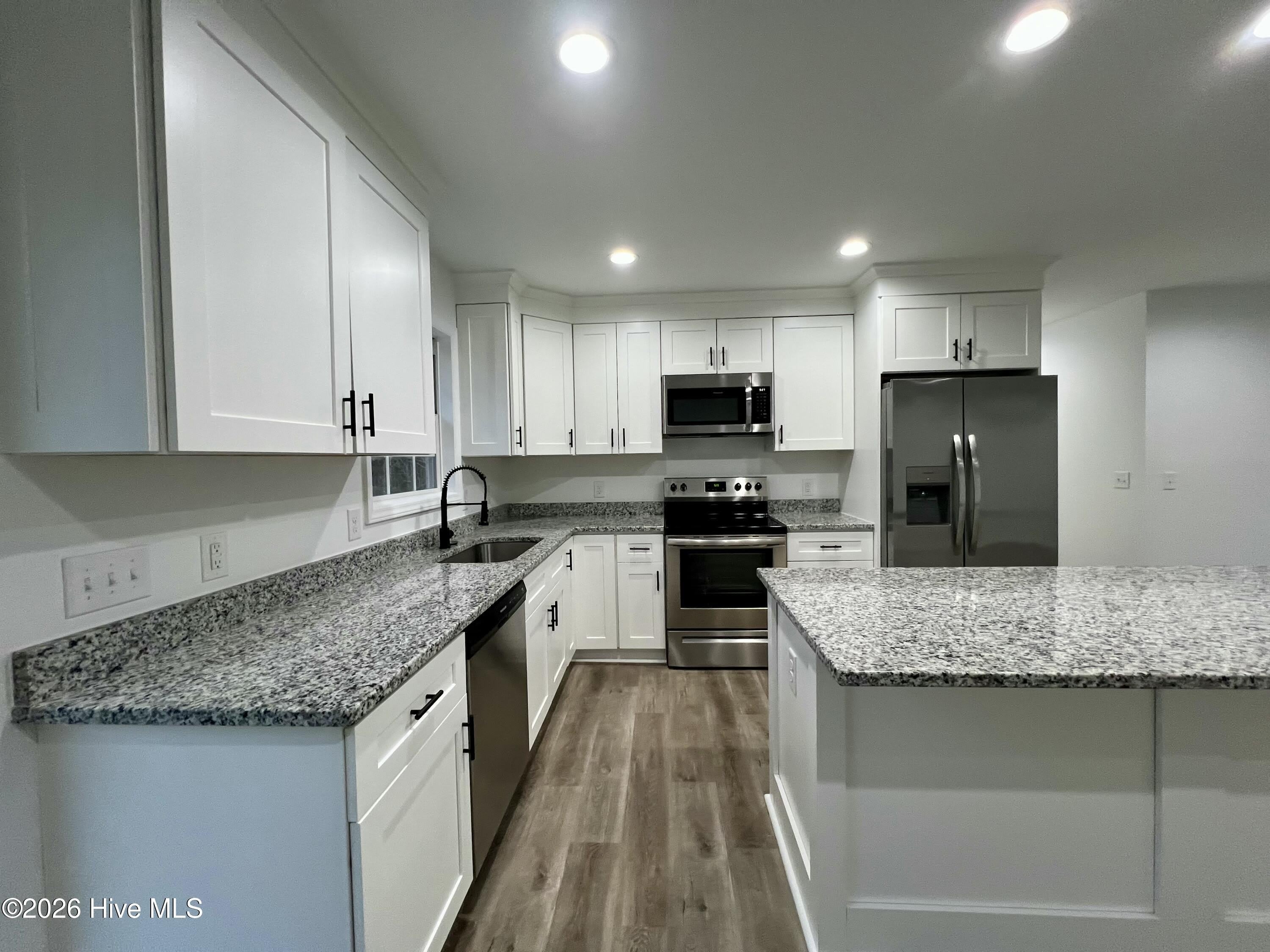 157 Edinburgh Drive – photo 3